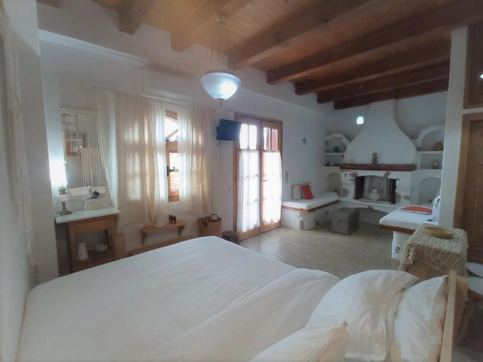 Harmonic Place Loutraki Exterior foto