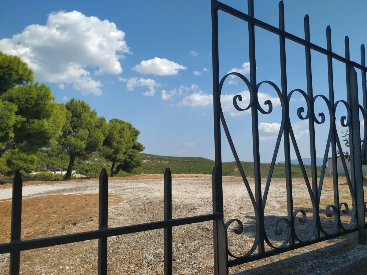 Harmonic Place Loutraki Exterior foto